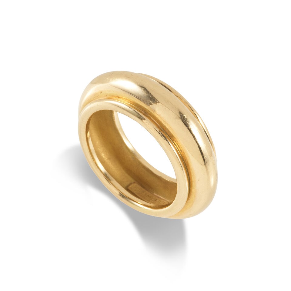 CHAUMET: GOLD RING CHAUMET: BAGUE EN OR: CHAUMET: GOLD RING CHAUMET: BAGUE EN OR • French mark for 18 carat yellow gold (750 ‰) • Fluted motif • Ring size 52 (FR) - L½ (UK) • Gross weight 10.08 grams Footno
