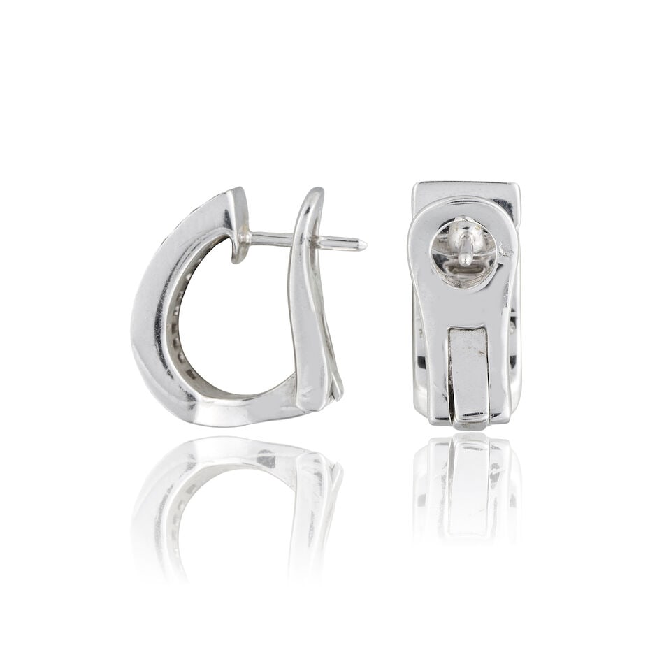 PAIR OF DIAMOND EARRINGS PAIRE DE BOUCLES D'OREILLES DIAMANTS - 2