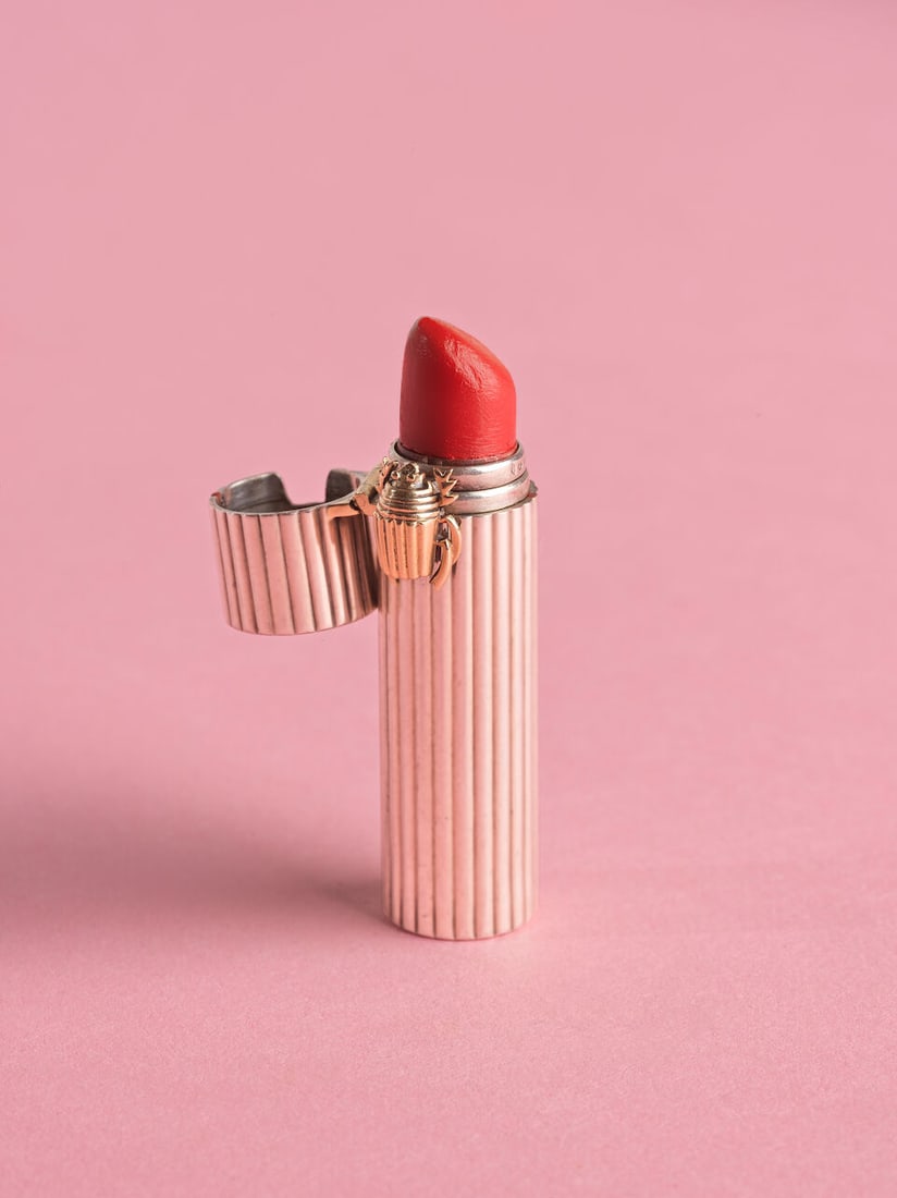 CARTIER: GOLD AND SILVER LIPSTICK CASE CARTIER: ÉTUI À ROUGE À LÈVRES EN OR ...: CARTIER: GOLD AND SILVER LIPSTICK CASE CARTIER: ÉTUI À ROUGE À LÈVRES EN OR ET ARGENT • French assay mark for 18 carat gold (750 ‰) and silver (800 ‰) •