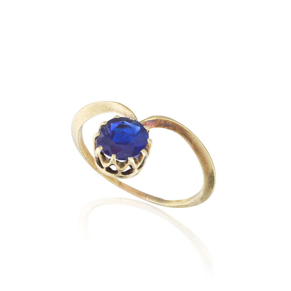 SAPPHIRE RING BAGUE SAPHIR: SAPPHIRE RING BAGUE SAPHIR • French import for 14 carat yellow gold (585 ‰) • 1 oval-cut sapphire weighing 0.84 ct • Accompanied by Bellerophon report no. A16007, dated 21th