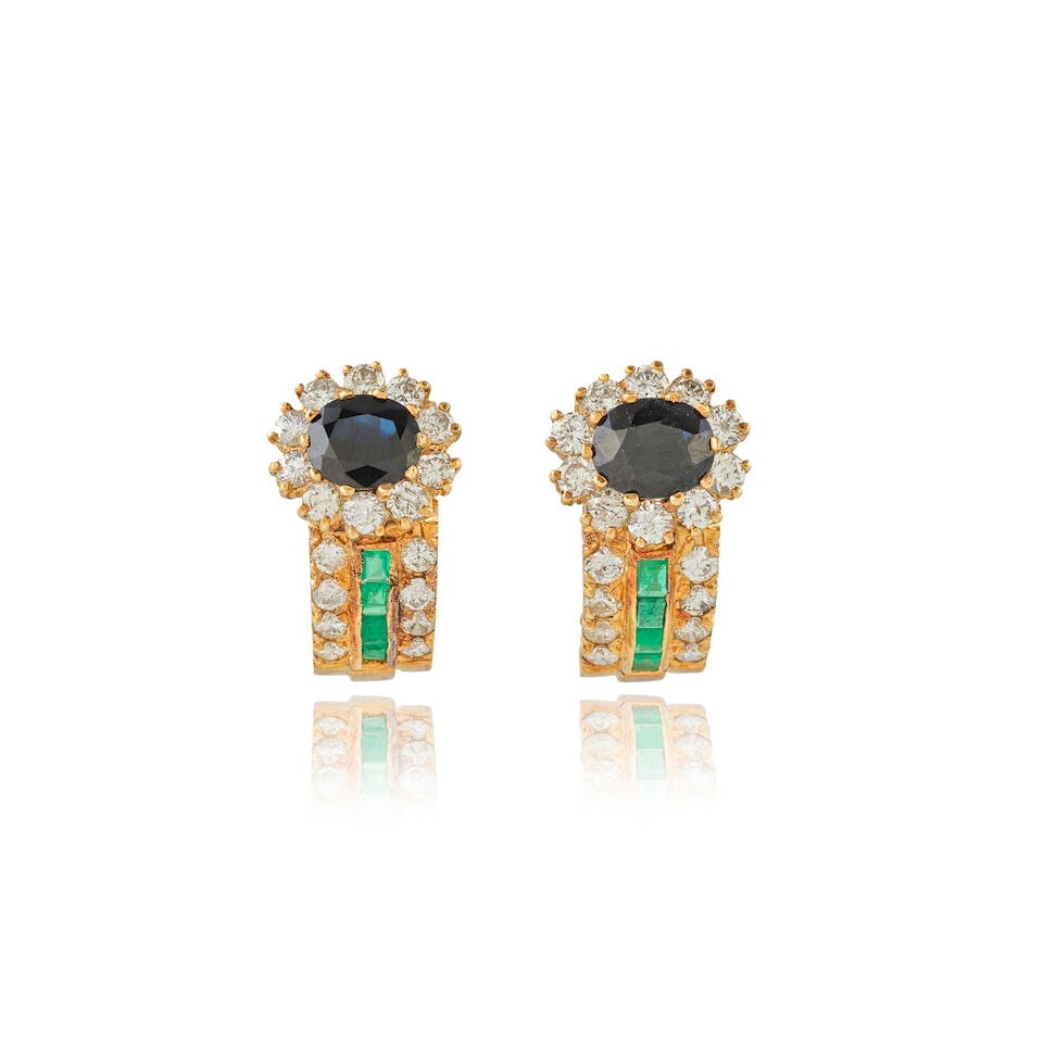 PAIR OF SAPPHIRE, EMERALD AND DIAMOND EARCLIPS PAIRE DE CLIPS D'OREILLES SAPHIRS, ÉMERAUDES...: PAIR OF SAPPHIRE, EMERALD AND DIAMOND EARCLIPS PAIRE DE CLIPS D'OREILLES SAPHIRS, ÉMERAUDES ET DIAMANTS • French import marks for 18 carat yellow gold (750 ‰) • 2 oval-cut