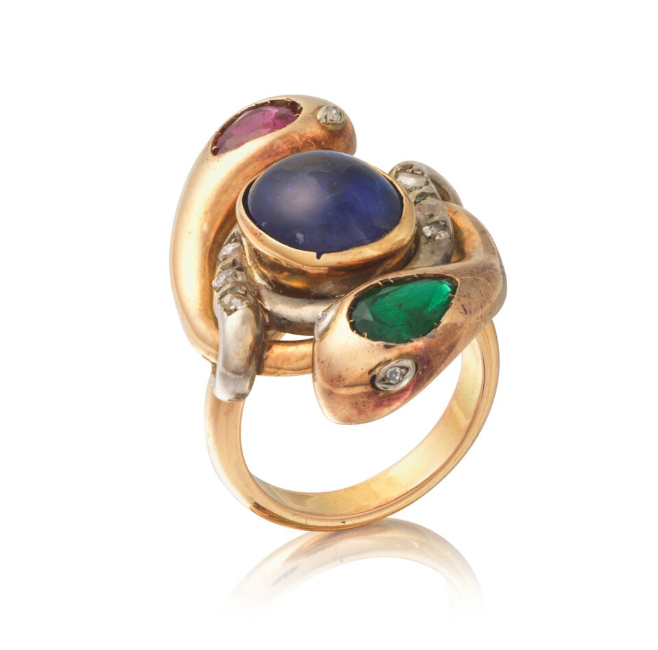 EMERALD, SAPPHIRE, RUBY AND DIAMOND RING BAGUE ÉMERAUDE, SAPHIR, RUBIS ET DIAMANTS: EMERALD, SAPPHIRE, RUBY AND DIAMOND RING BAGUE ÉMERAUDE, SAPHIR, RUBIS ET DIAMANTS • French import marks for 18 carat yellow gold (750 ‰) and for silver (800 ‰) ​ •