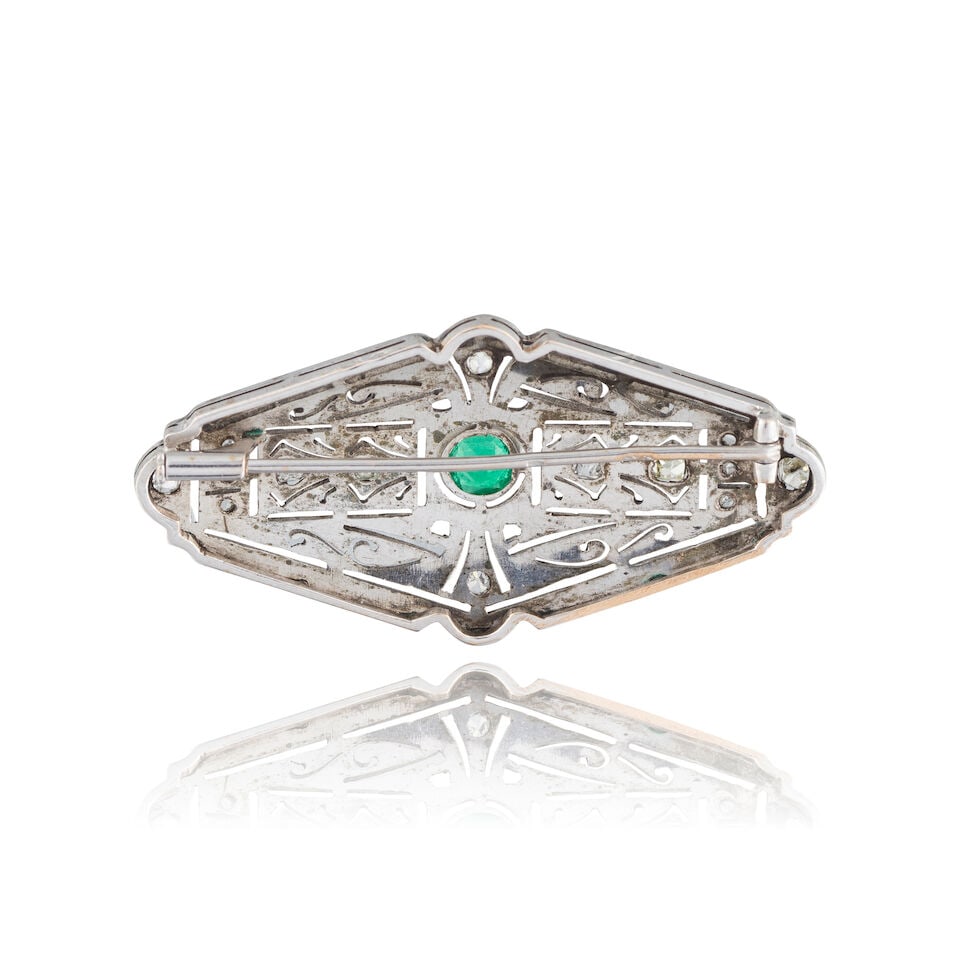 EMERALD AND DIAMOND BROOCH BROCHE ÉMERAUDE ET DIAMANTS - 2