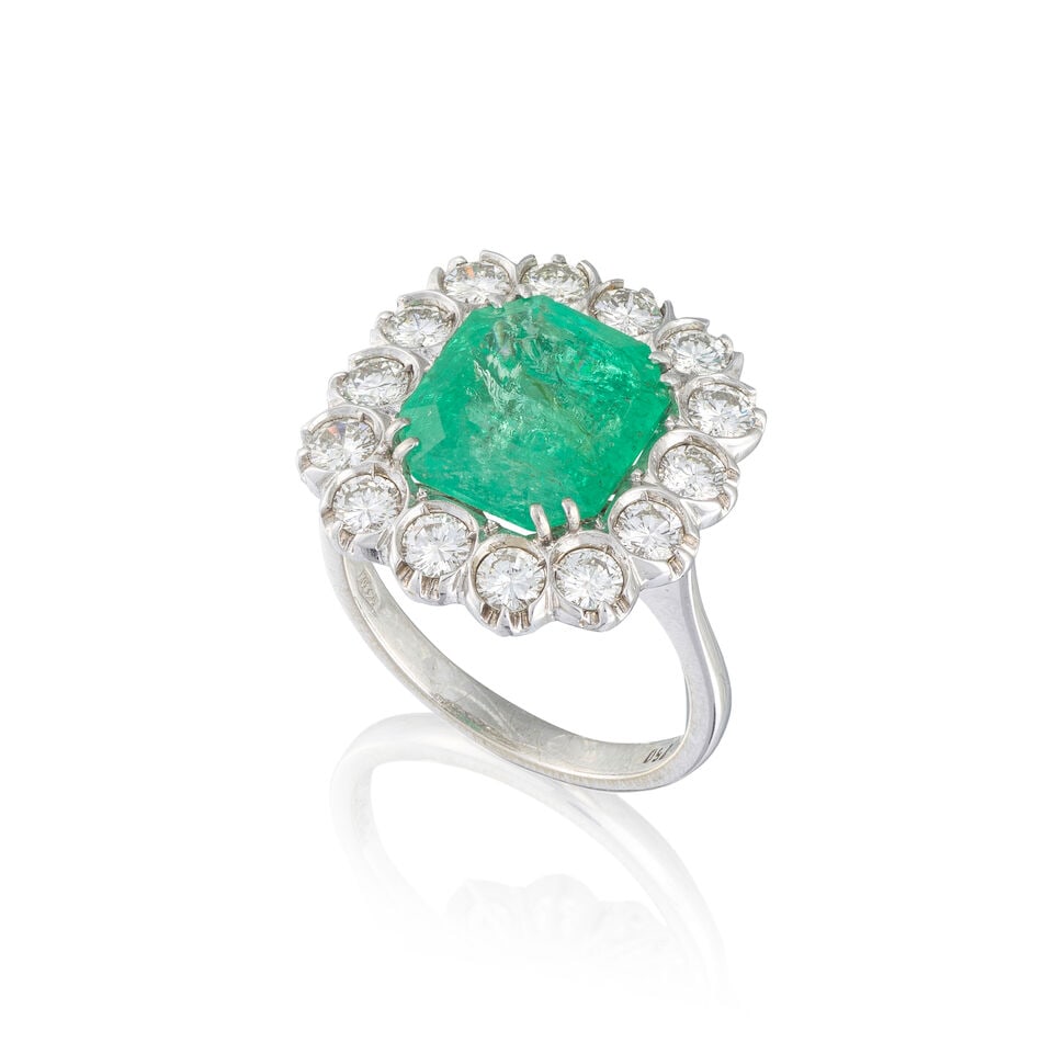 EMERALD AND DIAMOND RING BAGUE ÉMERAUDE DIAMANTS (1 of 3)