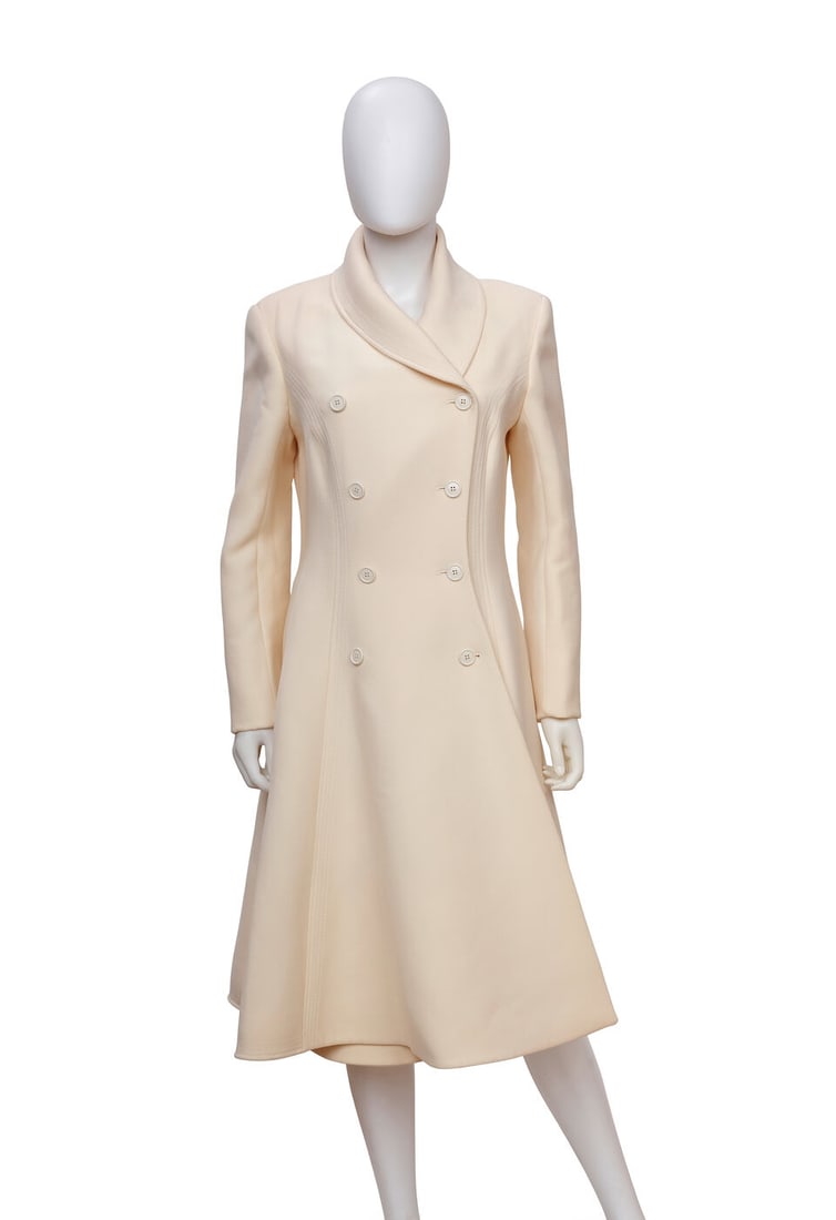 CHRISTIAN DIOR: WHITE STRUCTURAL COAT Fall 2009 | John Galliano (1 of 3)