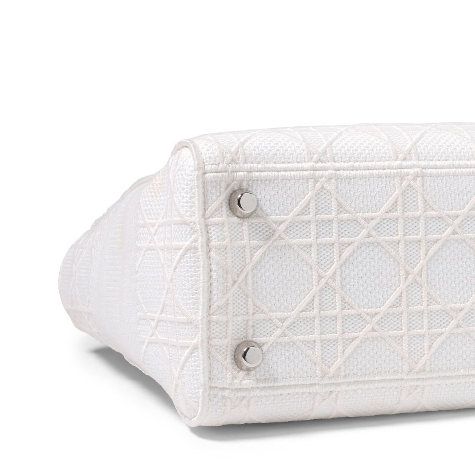 CHRISTIAN DIOR: WHITE EMBROIDERED CANNAGE CANVAS MEDIUM D-LITE 2020 | Maria Grazia Chiuri - 5
