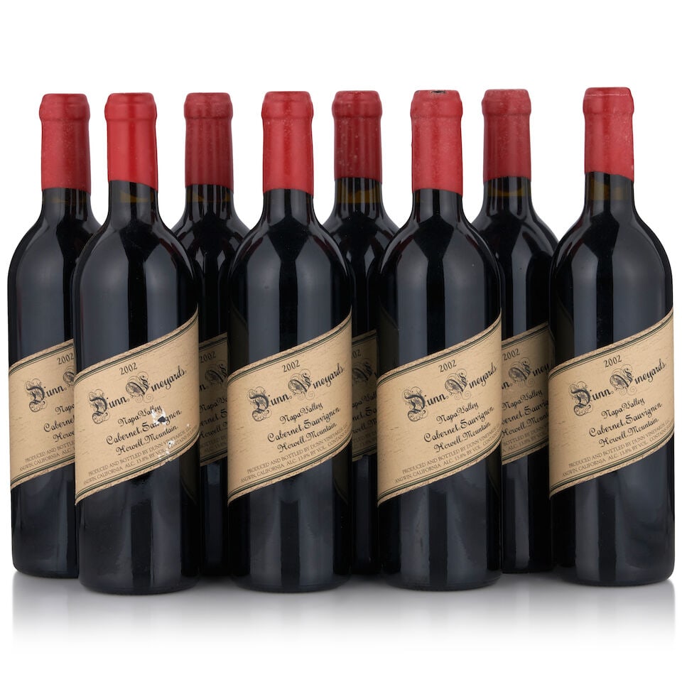 Dunn Howell Mountain, 2002 (8 bottles, 750ml): Dunn Howell Mountain, 2002 (8 bottles, 750ml) Region: Napa Valley Fill Level: bottom neck or better Capsule: bin soil, three chipped with losses Label: two nicked with