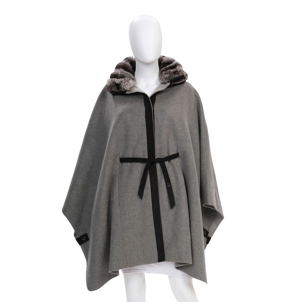 LORO PIANA: GREY SALZBURG CAPE (1 of 1)