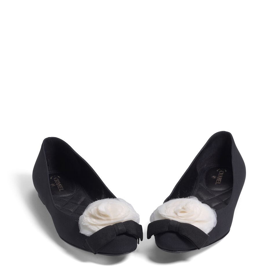 CHANEL: BLACK GROSGRAIN CAMELLIA FLATS - 2