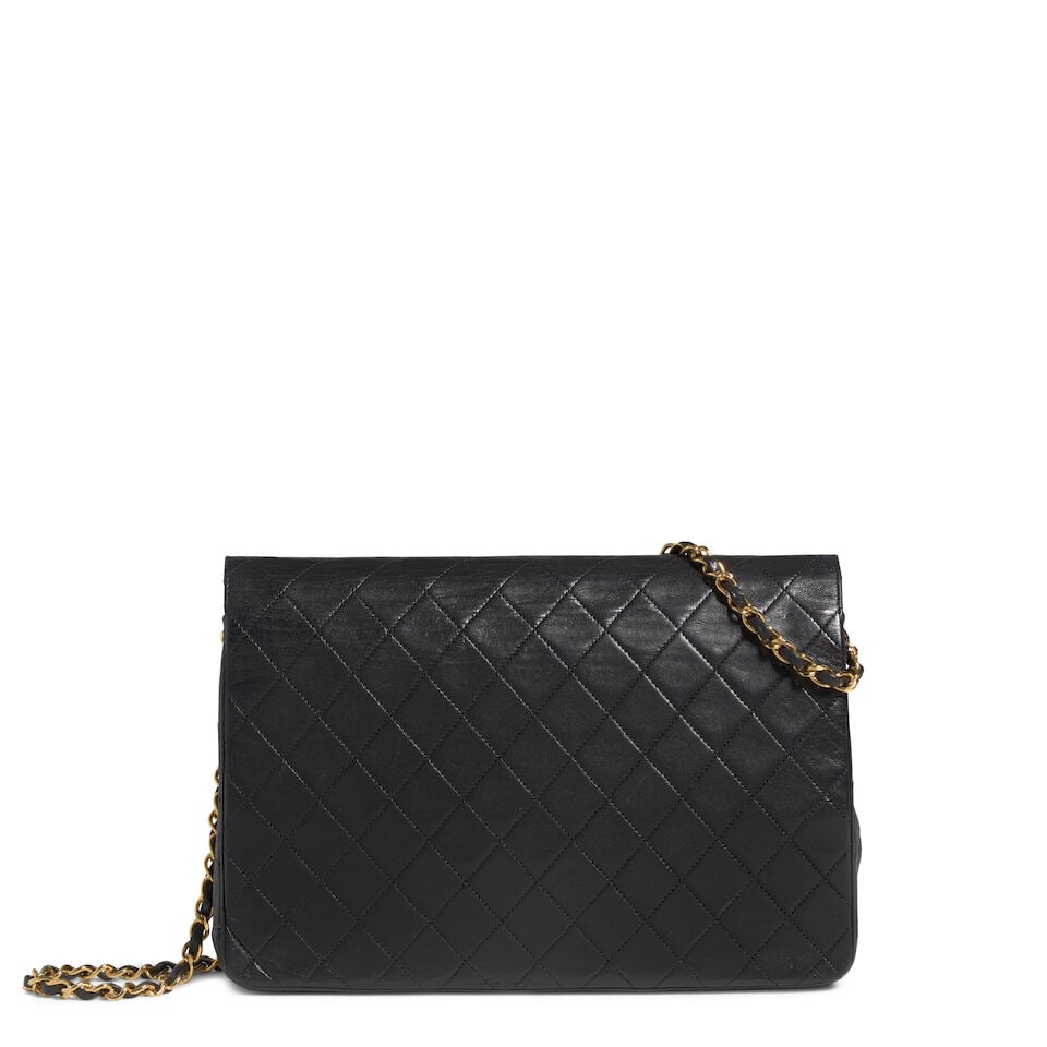 CHANEL: BLACK CALFSKIN CLASSIQUE FLAP BAG 1986-1988 - 2