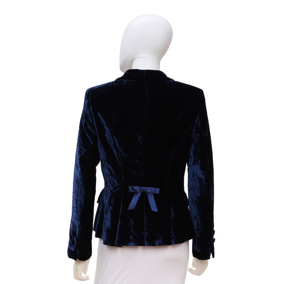RENA LANGE: BLUE CRUSHED VELVET BOW BLAZER - 2
