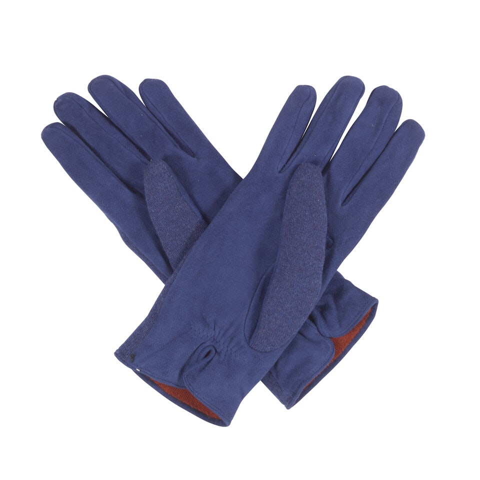 LORO PIANA: A GROUP OF WINTER ACCESSORIES - 2