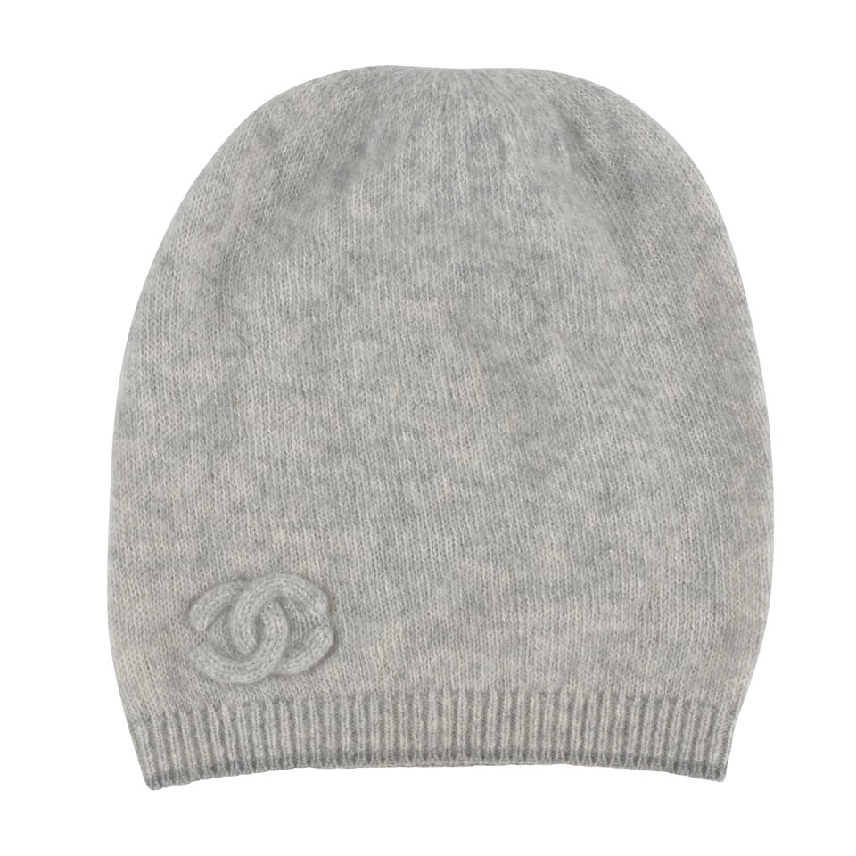 CHANEL: LIGHT GREY CASHMERE LUREX KNIT CC BEANIE (1 of 1)