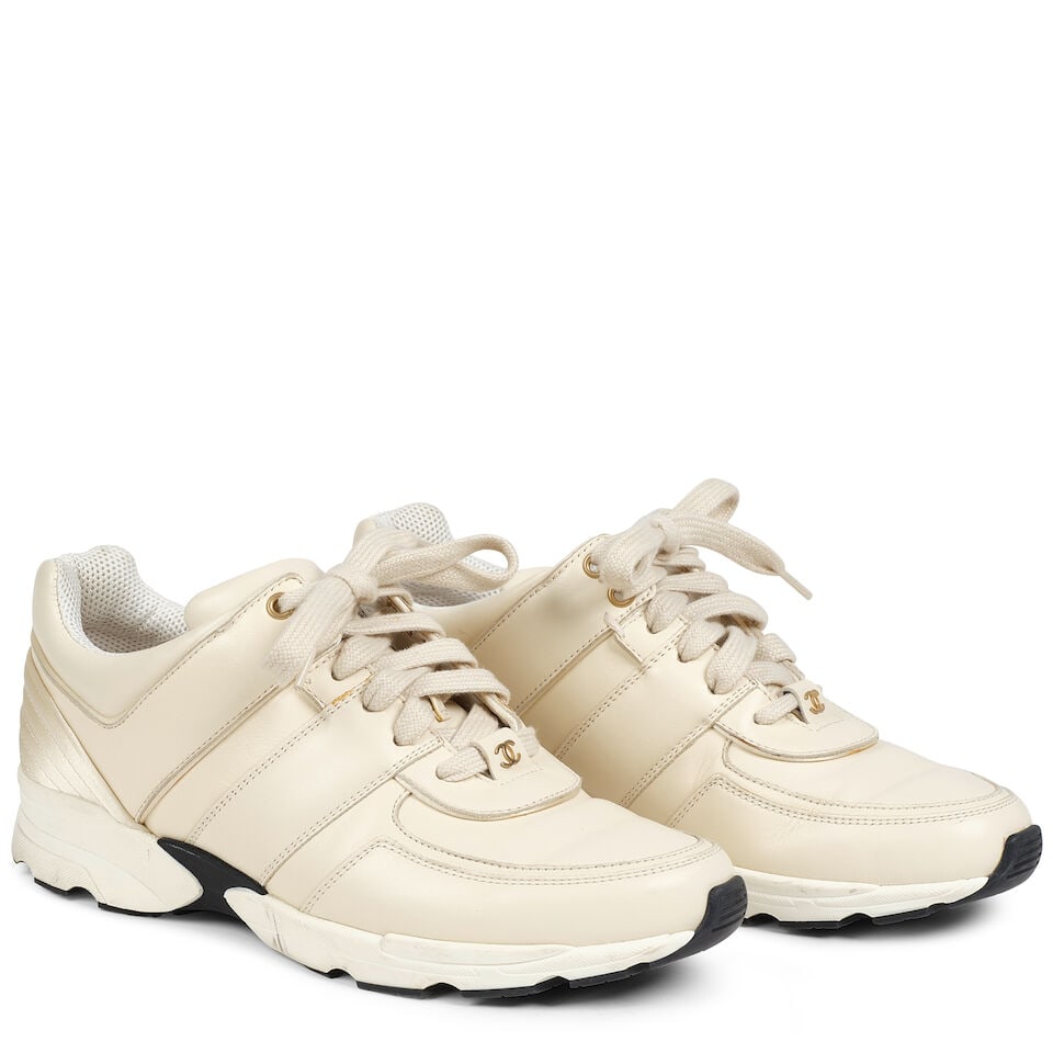 CHANEL: CREAM LOW TOP SNEAKERS (1 of 1)