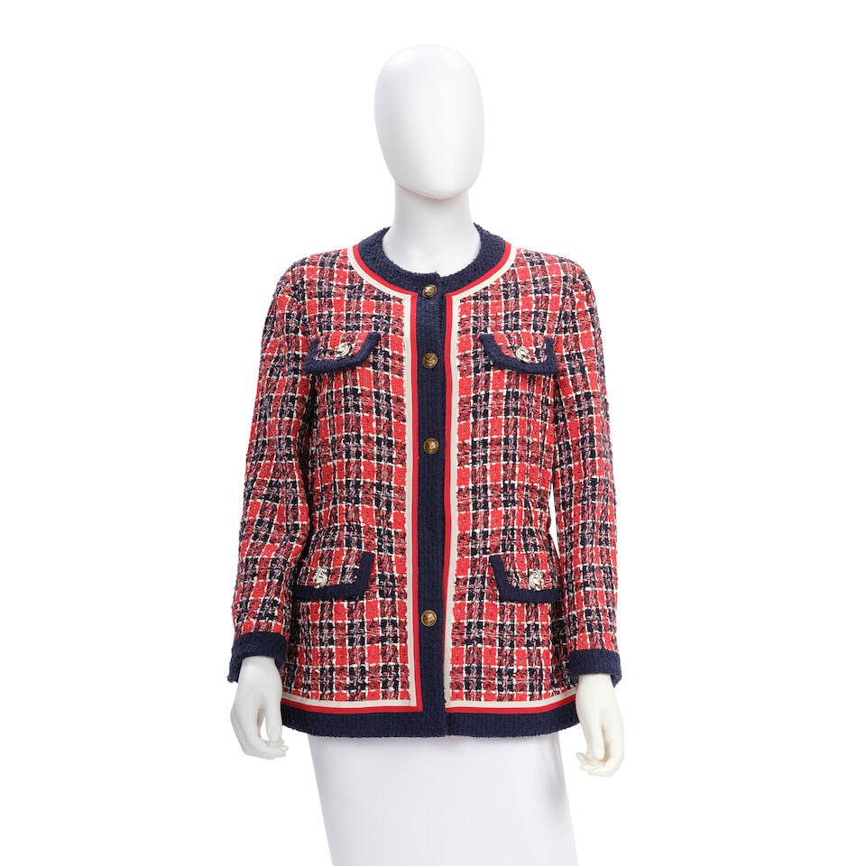 GUCCI: TWEED JACKET WITH ENAMEL TIGER BUTTON DETAIL Fall 2018 (1 of 1)