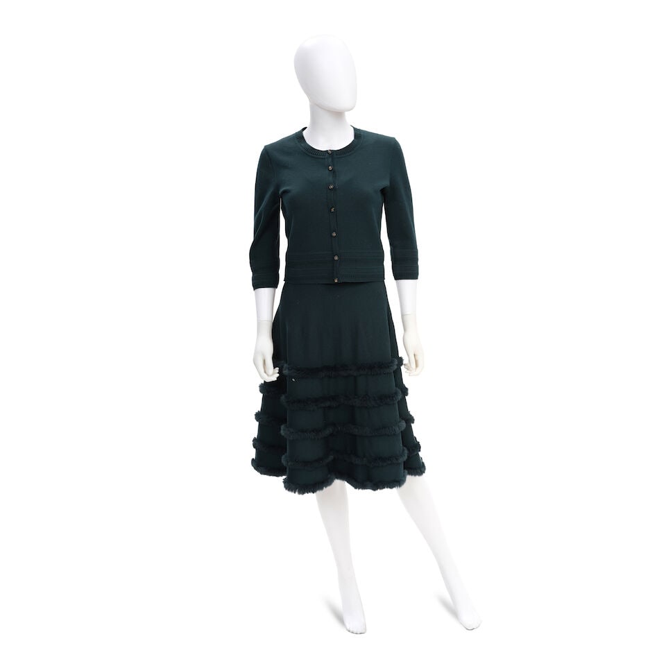OSCAR DE LA RENTA: GREEN KNIT FUR TRIM DRESS AND SHRUG ENSEMBLE - 3