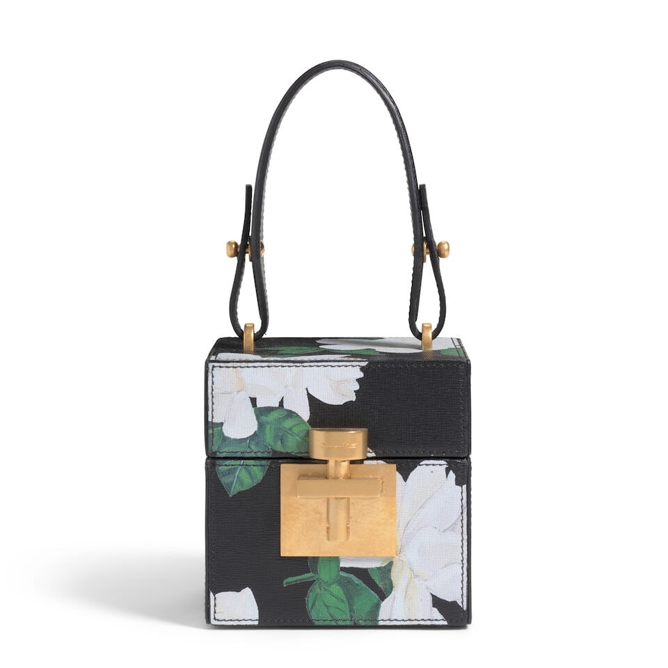 OSCAR DE LA RENTA: FLOWER PRINT LEATHER ALIBI CUBE: OSCAR DE LA RENTA: FLOWER PRINT LEATHER ALIBI CUBE • Measures 11 cm x 11 cm x 11 cm | Drop: 12 cm OVERALL CONDITION: Very Good | Light signs of wear throughout. Mirror on interior lid. The Condi