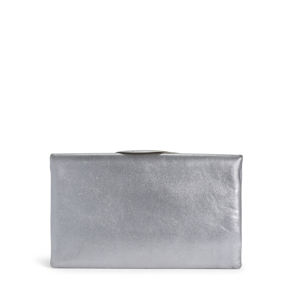 CHANEL: SILVER LEATHER FOLDOVER CAMILLA CLUTCH 2006-2008 - 2