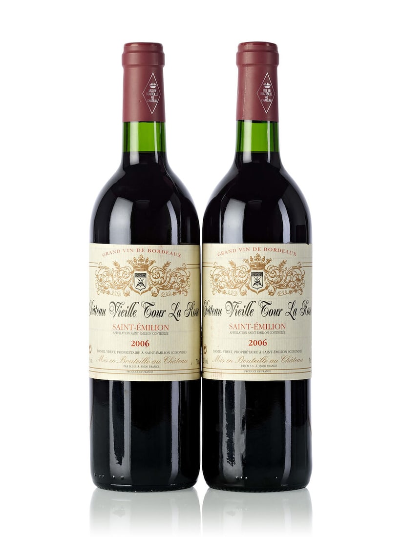 Château Vieille Tour La Rose, 2006 (12x 750ml): Château Vieille Tour La Rose, 2006 (12x 750ml) Region: Bordeaux Cork: 1x signs of old seepage Label: 2x slightly marked, 2x marked, 3x slightly stained, 1x slightly nicked Lot to be sold without