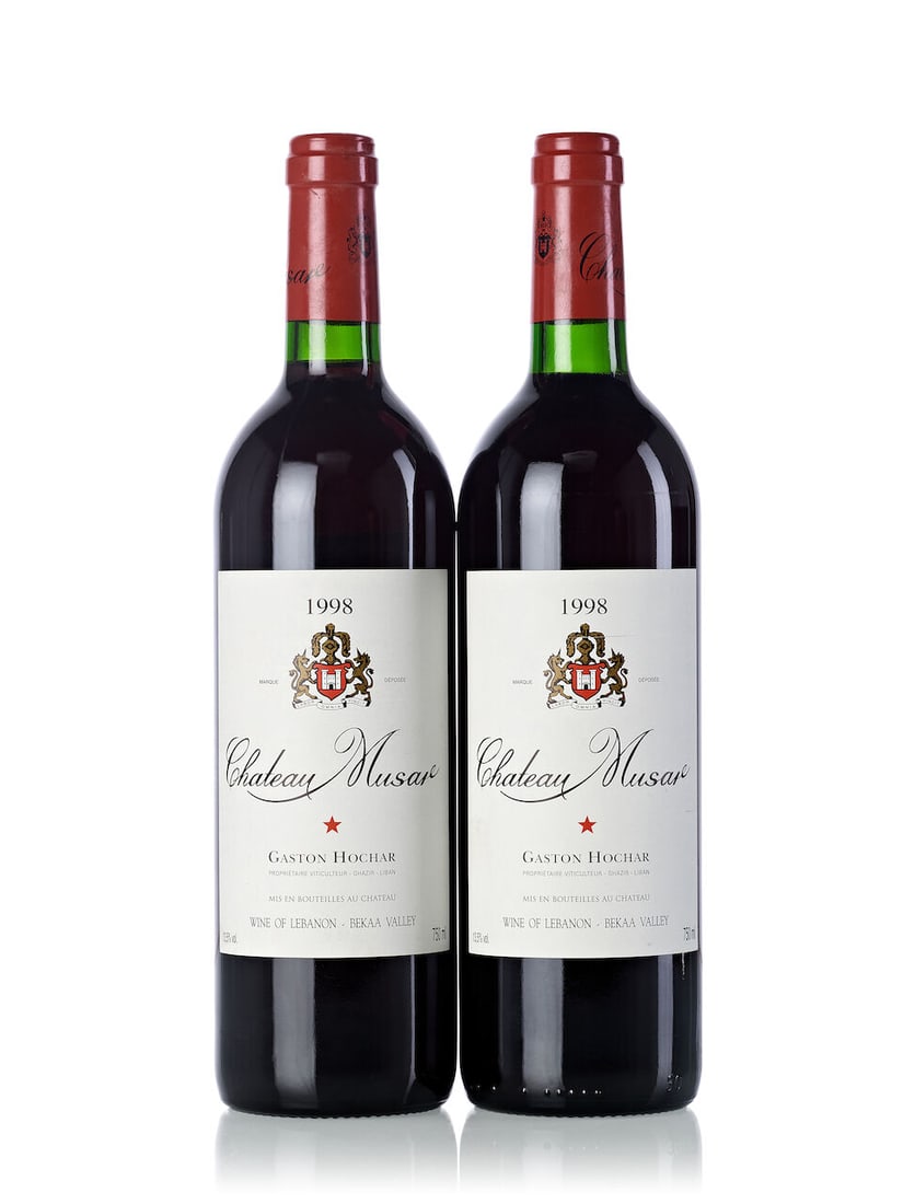 Château Musar Red, 1998 (12x 750ml): Château Musar Red, 1998 (12x 750ml) Region: Lebanon Fill Level: 3x base neck, 8x very top shoulder, 1x top shoulder Cork: 4x signs of old seepage Label: 7x marked Packaging: oc Lot to be sold