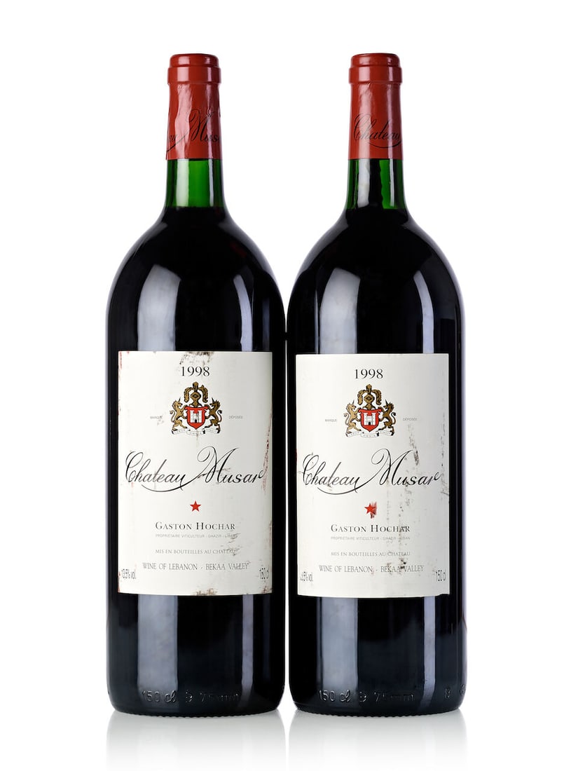Château Musar Red, 1998 (6x Magnum): Château Musar Red, 1998 (6x Magnum) Region: Lebanon Fill Level: 5x base neck, 1x very top shoulder Label: 2x slightly marked, 1x marked, 3x heavily marked Lot to be sold without reserve. For