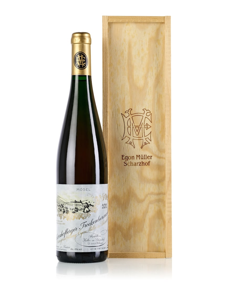 Egon Müller Riesling Scharzhofberger Trockenbeerenauslese, 2011 (1x 750ml): Egon Müller Riesling Scharzhofberger Trockenbeerenauslese, 2011 (1x 750ml) Region: Germany Label: damp-stained Packaging: owc1 For further information on this lot please visit Bonhams.com For fur