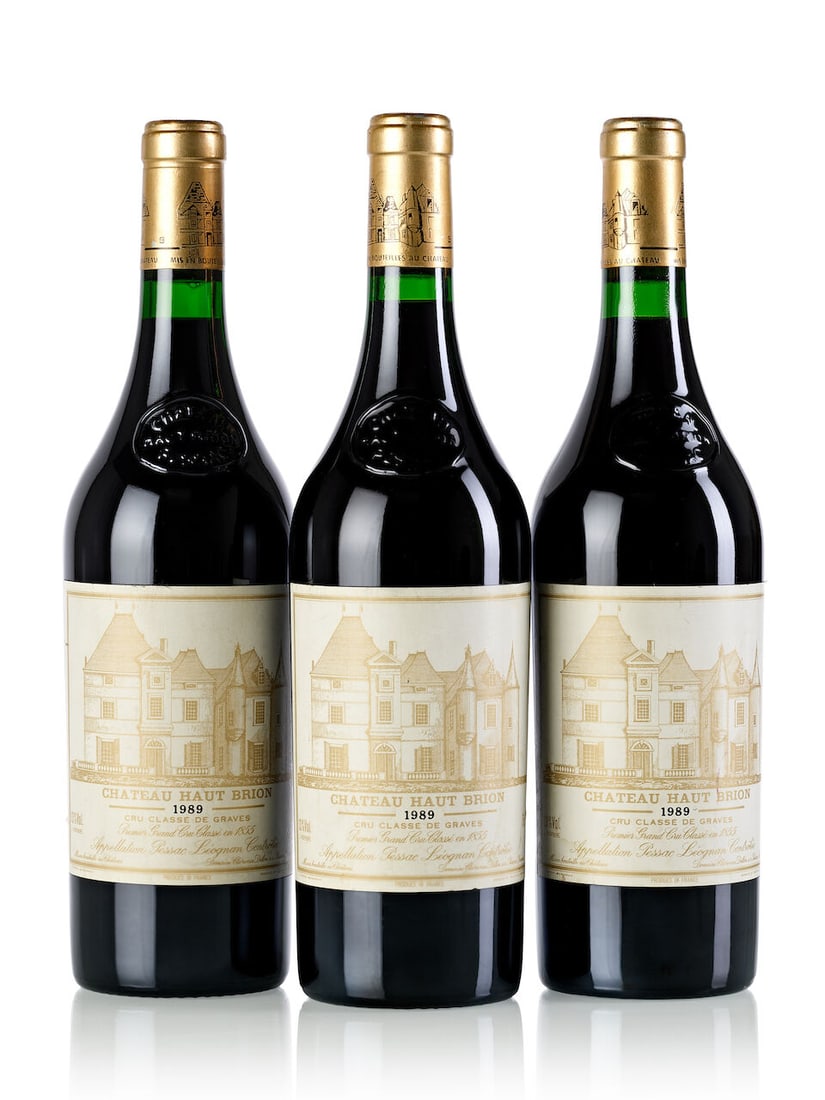 Château Haut Brion, 1989 (3x 750ml): Château Haut Brion, 1989 (3x 750ml) Region: Bordeaux Fill Level: 1x 0.5cm, 2x 1cm Capsule: 3x slightly scuffed Label: 3x slightly bin-soiled, 1x slightly marked For further information on this lo