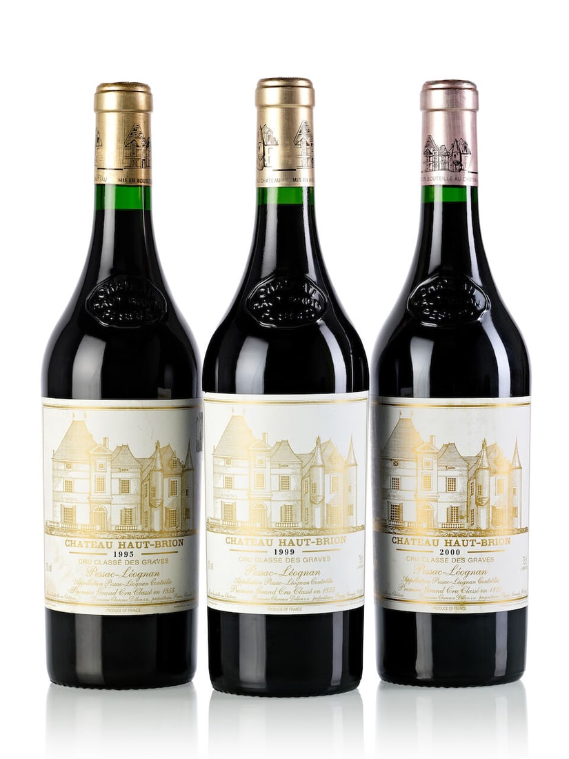 Château Haut Brion, 1995 (1x 750ml) Château Haut Brion, 1999 (1x 750ml) Château...: Château Haut Brion, 1995 (1x 750ml) Region: Bordeaux Fill Level: 1cm Capsule: slightly scuffed Label: damp-stained and slightly marked Château Haut Brion, 1999 (1x 750ml) Region: Bordeaux Fi