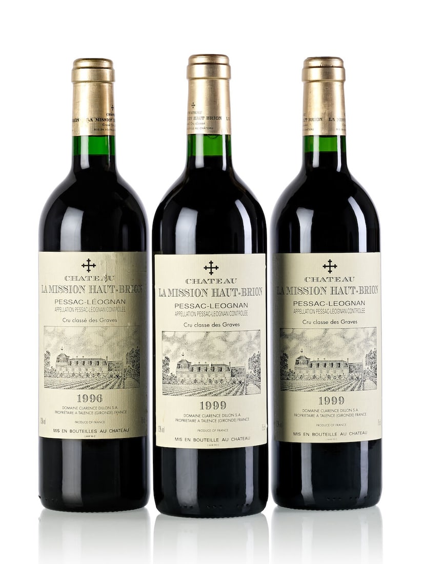 Château La Mission Haut Brion, 1996 (1x 750ml) Château La Mission Haut Brion, 1999 (2...: Château La Mission Haut Brion, 1996 (1x 750ml) Region: Bordeaux Fill Level: into neck Label: slightly torn Château La Mission Haut Brion, 1999 (2x 750ml) Region: Bordeaux Fill Level: 2x