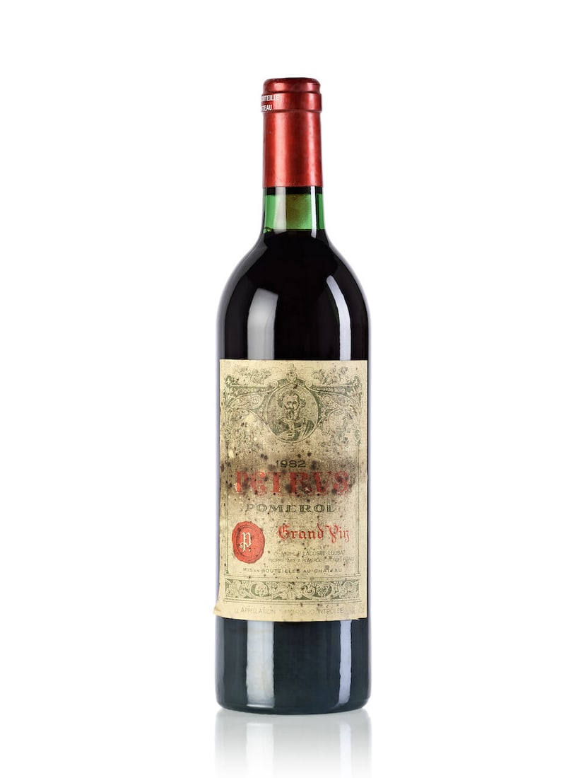 Pétrus, 1982 (1x 750ml): Pétrus, 1982 (1x 750ml) Region: Bordeaux Fill Level: base neck Capsule: slightly scuffed Cork: slightly depressed Label: heavily bin-soiled and slightly nicked For further information on this