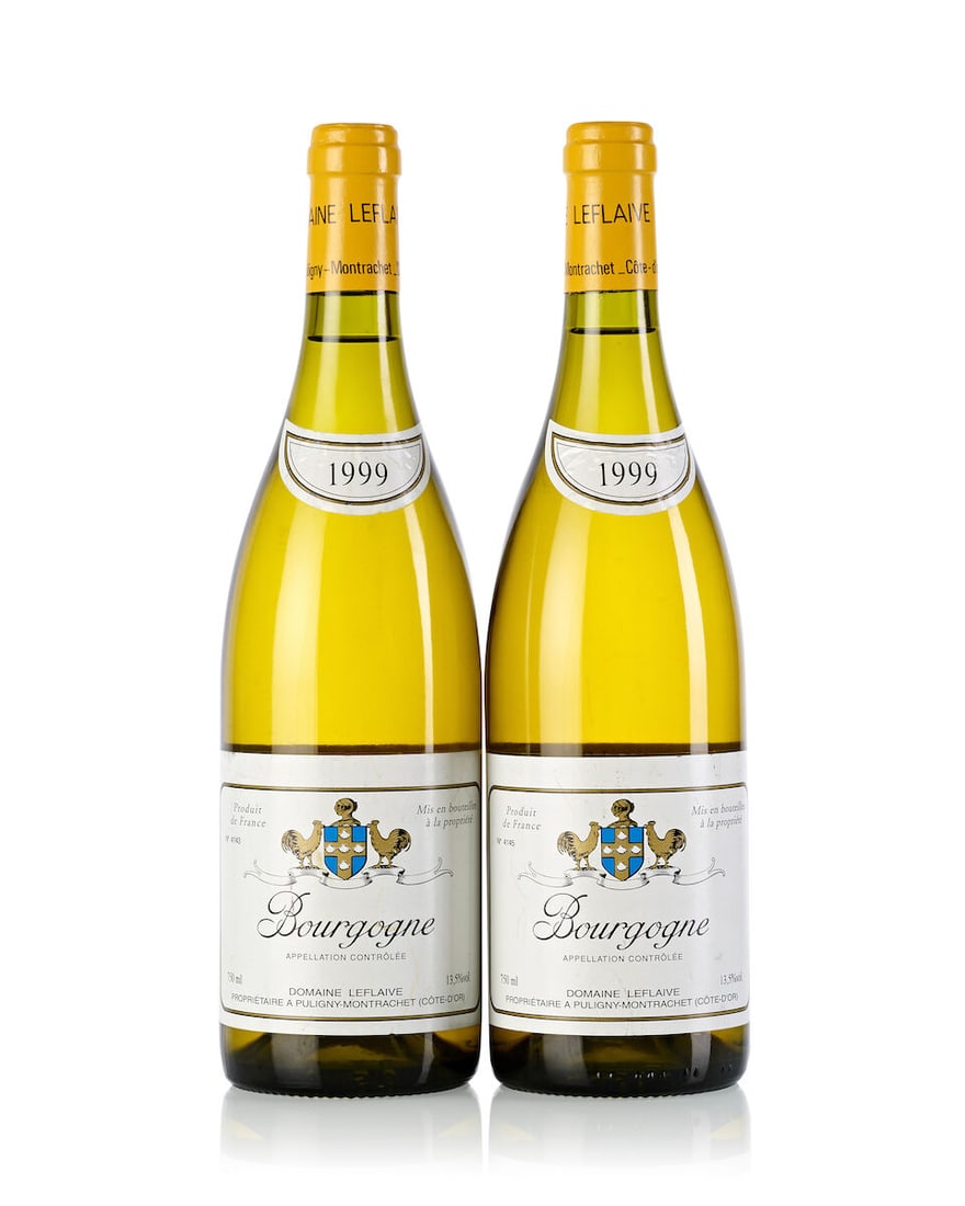 Domaine Leflaive Bourgogne, 1999 (4x 750ml): Domaine Leflaive Bourgogne, 1999 (4x 750ml) Region: Burgundy Fill Level: 1x 1cm, 3x 1.5cm Label: 4x slightly marked, 1x stained, 1x slightly scuffed For further information on this lot please visit Bo