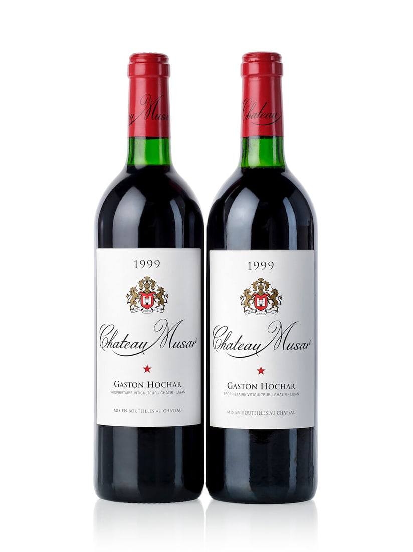Château Musar Red, 1999 (6x 750ml): Château Musar Red, 1999 (6x 750ml) Region: Lebannon Fill Level: 3x base neck, 3x very top shoulder Capsule: 3x signs of old seepage Cork: 1x slightly protruded Packaging: oc6 Lot to be sold