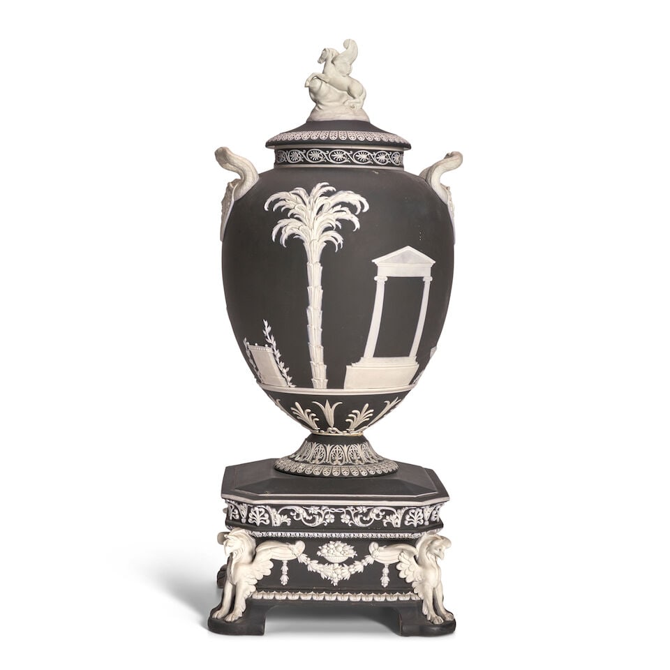 Wedgwood Black Jasper Dip Apotheosis Vase with Cover and Stand, England, 19th century, - 3