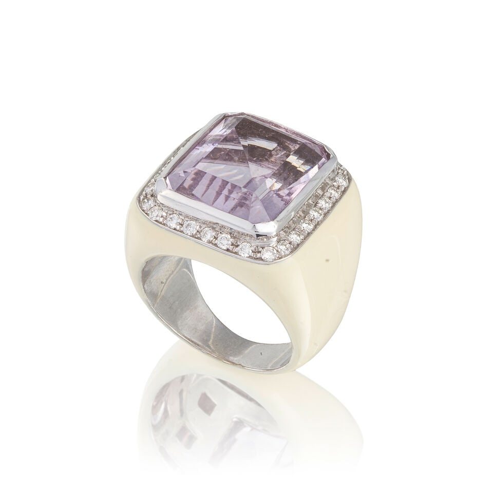 AMETHYST ENAMEL AND DIAMOND RING BAGUE AMÉTHYSTE, ÉMAIL ET DIAMANTS (1 of 2)