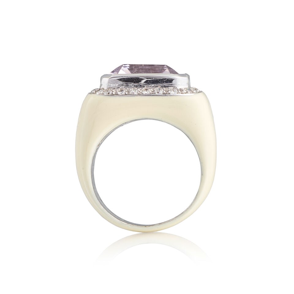 AMETHYST ENAMEL AND DIAMOND RING BAGUE AMÉTHYSTE, ÉMAIL ET DIAMANTS - 2