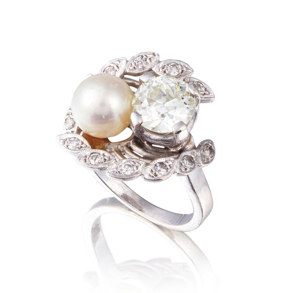 PEARL AND DIAMOND RING BAGUE PERLE ET DIAMANTS (1 of 3)