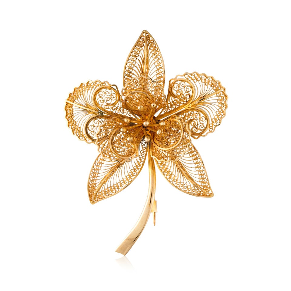 GOLD 'FLOWER' BROOCH BROCHE 'FLEUR' OR: GOLD 'FLOWER' BROOCH BROCHE 'FLEUR' OR • French import mark for 18 carat yellow gold (750 ‰) • Designed as a flower, of filigree design • The three central petals