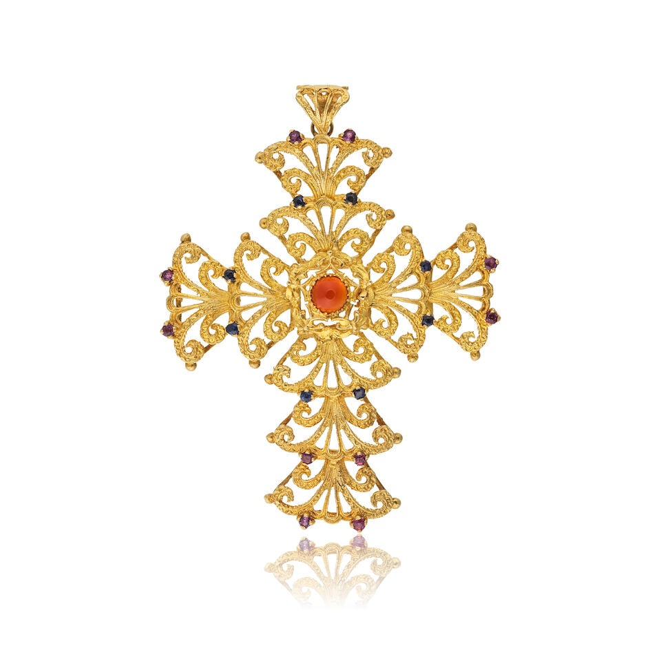 CARNELIAN, SAPPHIRE AND RUBY CROSS PENDANT PENDENTIF CROIX CORNALINE, SAPHIRS ET RUBIS: CARNELIAN, SAPPHIRE AND RUBY CROSS PENDANT PENDENTIF CROIX CORNALINE, SAPHIRS ET RUBIS • French import mark for 18 carat yellow gold (750 ‰) ​ • Cabochon of carnelian weighing 