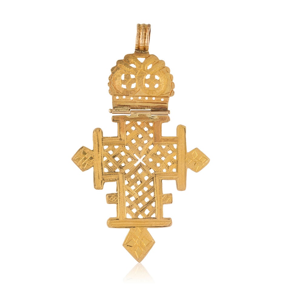 CROSS PENDANT PENDENTIF CROIX: CROSS PENDANT PENDENTIF CROIX • French import mark for 14 carat yellow gold (585 ‰) ​ • Measurements 9 x 5.2 cm • Gross weight 25.09 grams Footnotes: CONDITION REPORTR