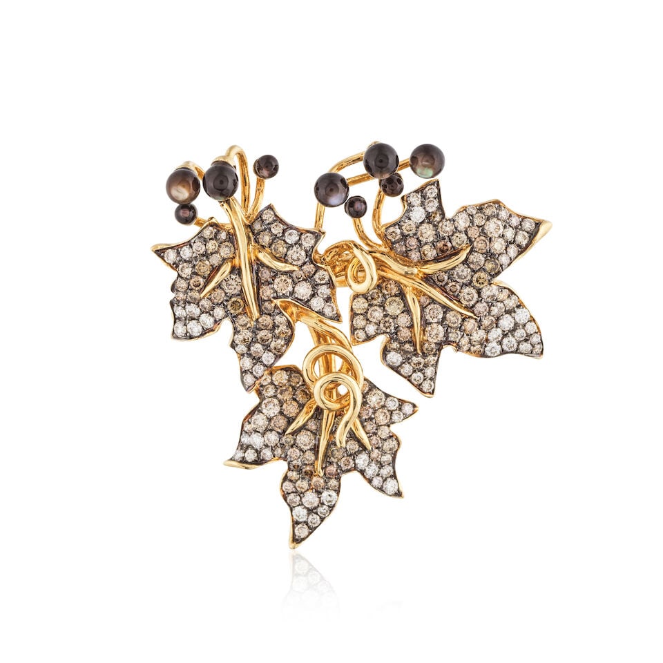 MORPHÉE JOAILLERIE DIAMOND SCARF/COLLAR CLIP MORPHÉE JOAILLERIE SERRE-FOULARD/SERRE-CO... (1 of 2)