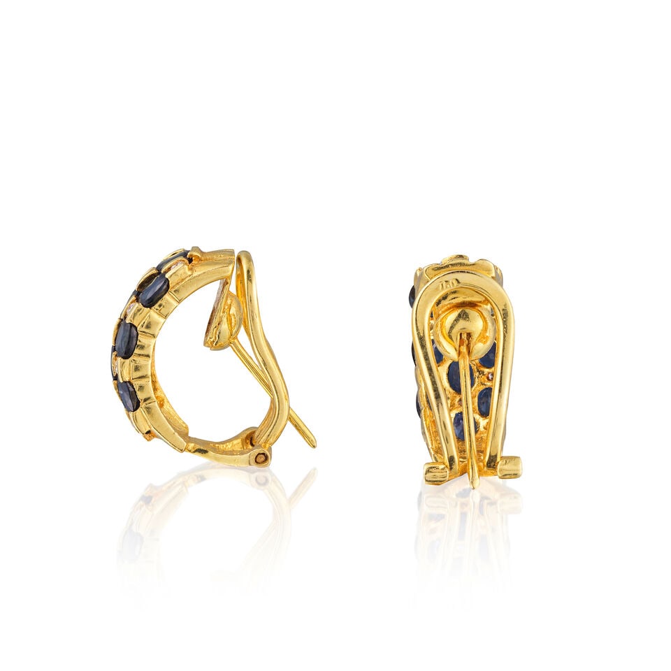 SAPPHIRE AND DIAMOND EARRINGS PAIRE DE BOUCLES D'OREILLES SAPHIRS ET DIAMANTS - 2