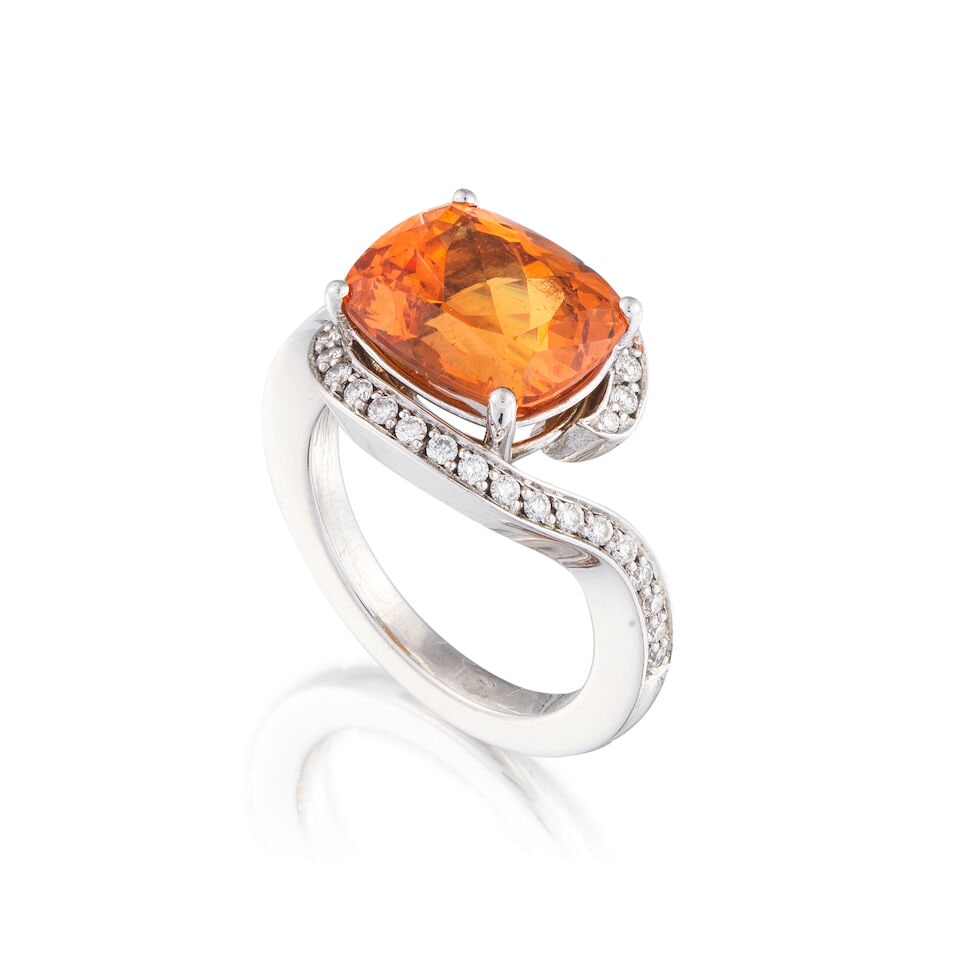 GARNET AND DIAMOND RING BAGUE GRENAT ET DIAMANTS (1 of 3)