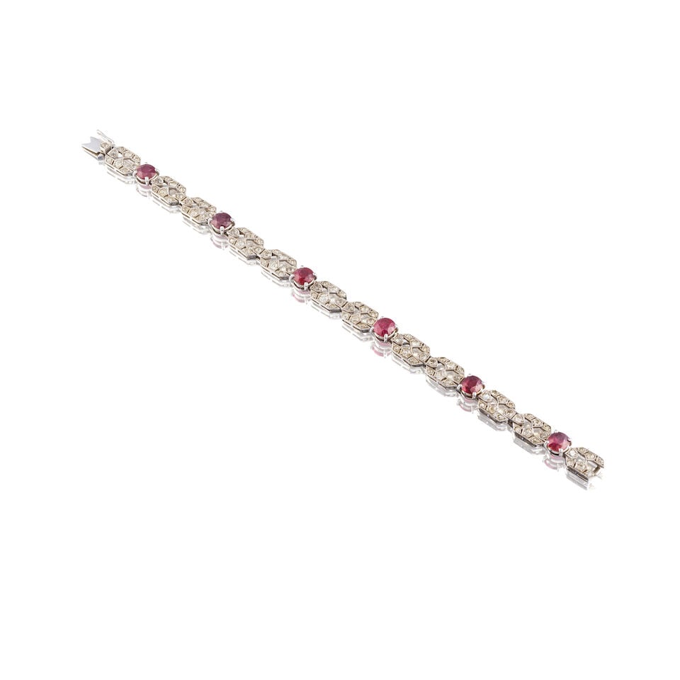 RUBY AND DIAMOND BRACELET, CIRCA 1950 BRACELET RUBIS ET DIAMANTS, CIRCA 1950 - 3