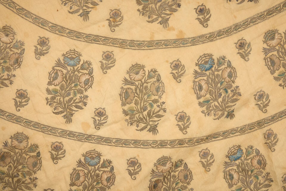 A rare Ottoman silk and metal-thread embroidered linen tablecloth Turkey, early 18th Century - 4