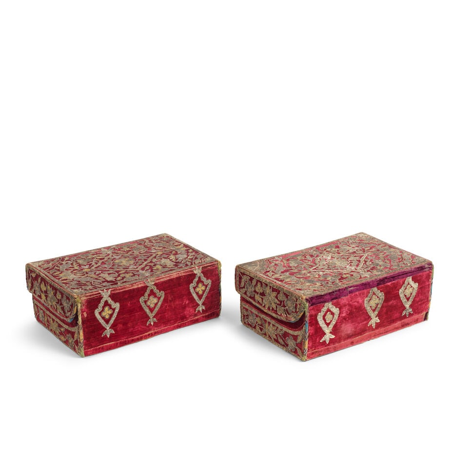 A pair of Qajar metal-thread embroidered velvet mounted Qur'an boxes Persia, 19th Century (2) - 4