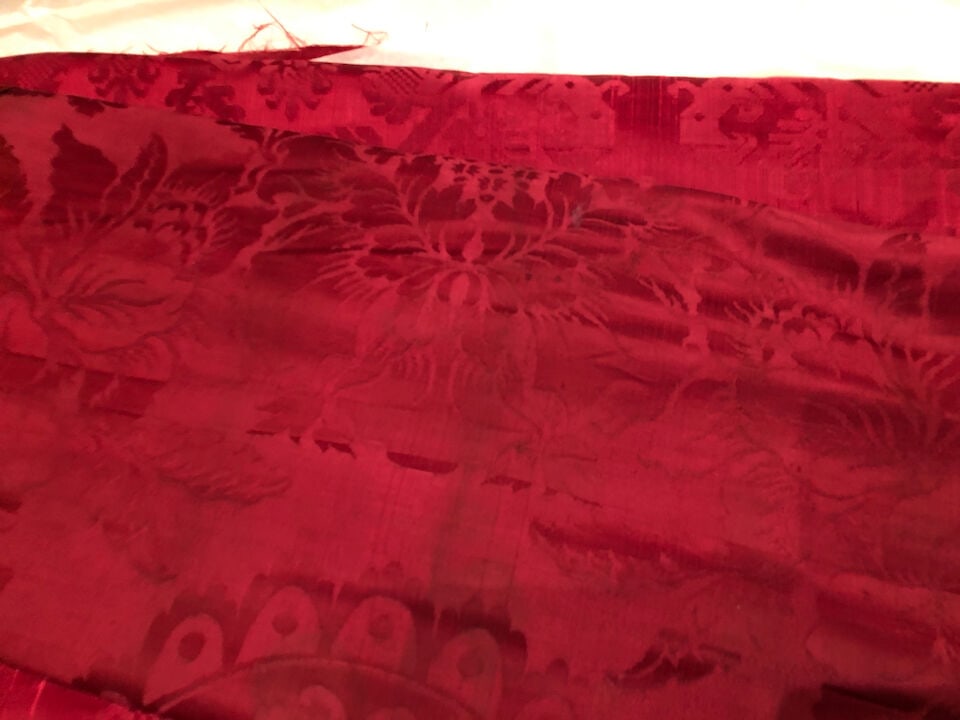 A pilaster hanging of crimson silk damask Italian or French, mid-18th century - 2