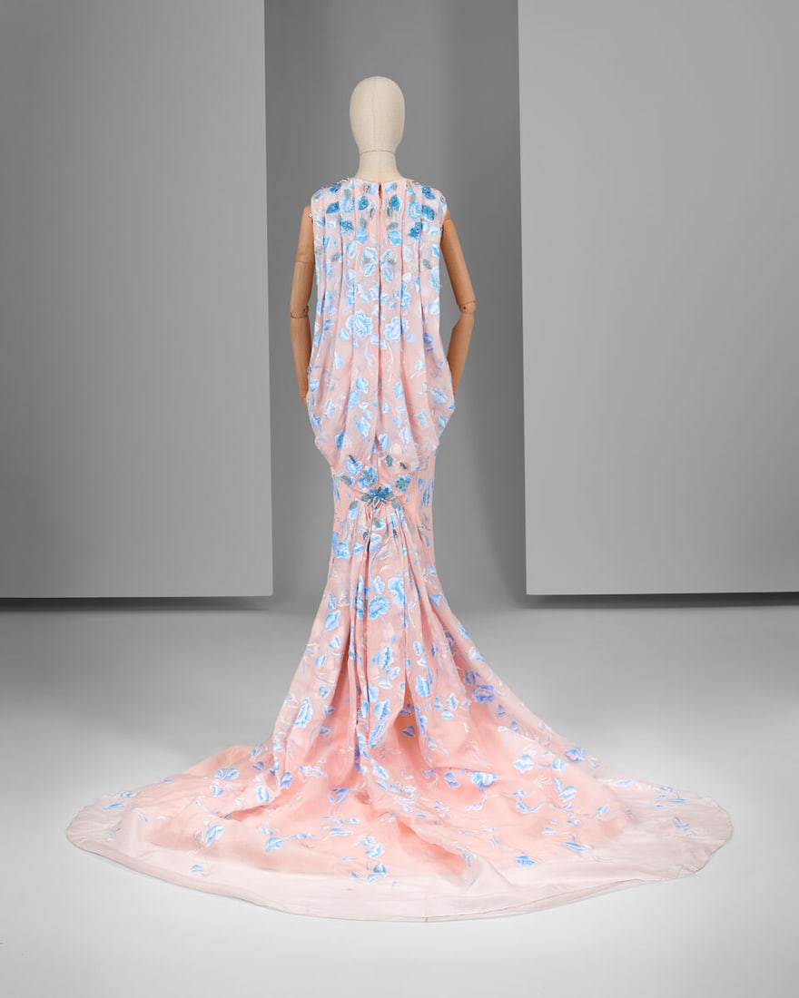 Ralph & Russo Haute Couture: a Powder Pink Silk Crêpe Gown Spring/Summer 2016, Runway Look 9 - 2