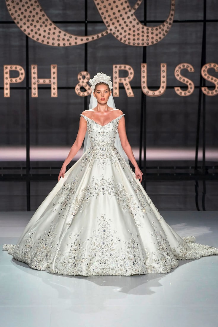 Ralph & Russo Haute Couture: an Off-White Silk Gazar Bridal Gown Spring/Summer 2019, Runway Look 54 - 6