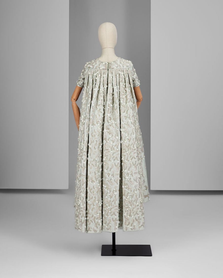 Ralph & Russo Haute Couture: a Green Embroidered Silk Zibeline Gown Spring/Summer 2015, Runway L... - 2