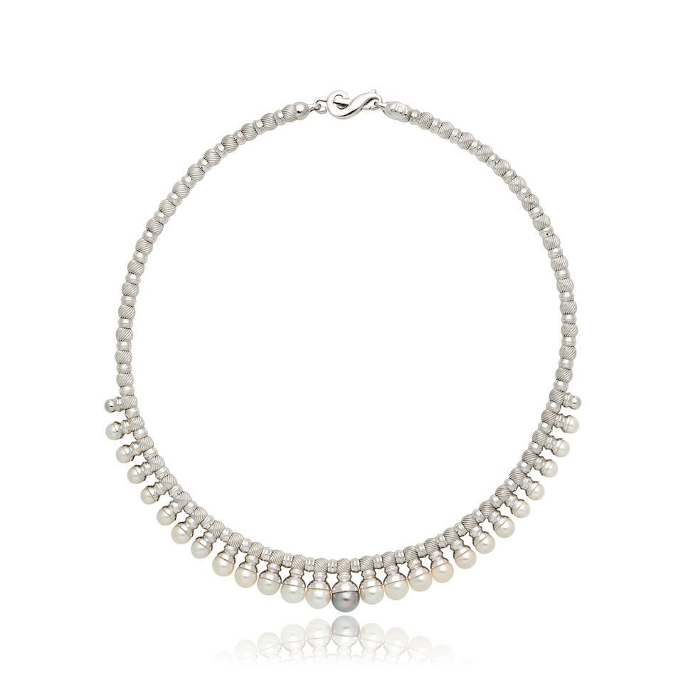 CULTURED PEARL NECKLACE (1 of 2)